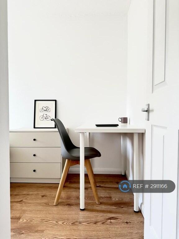 3 bedroom end of terrace house for rent