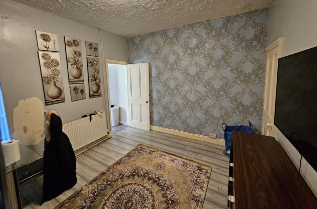 12 Bearwood Road, Smethwick, West Midlands, B66 4HH - View 4