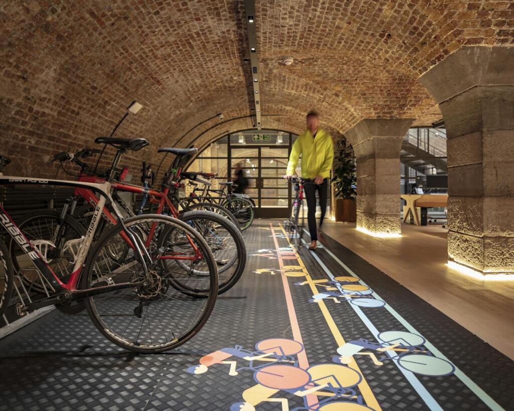 Pennington Street Warehouse Bike Store  JTP  Fot
