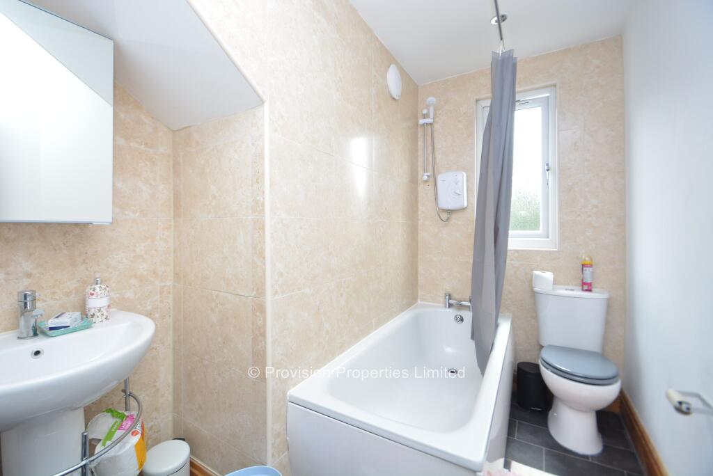 6 bedroom terraced house for rent