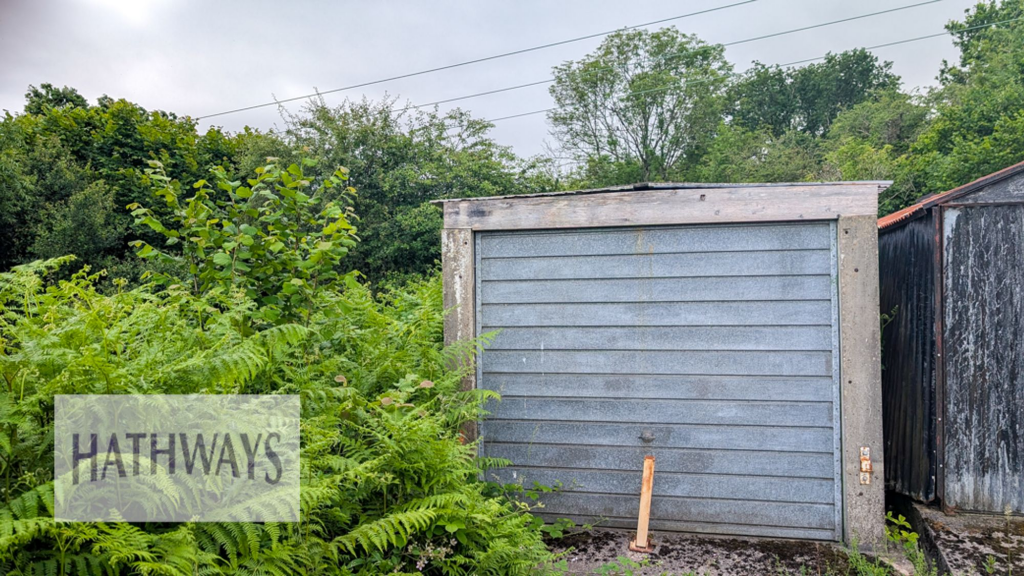 Main image of property: Garage on Oaklands Road