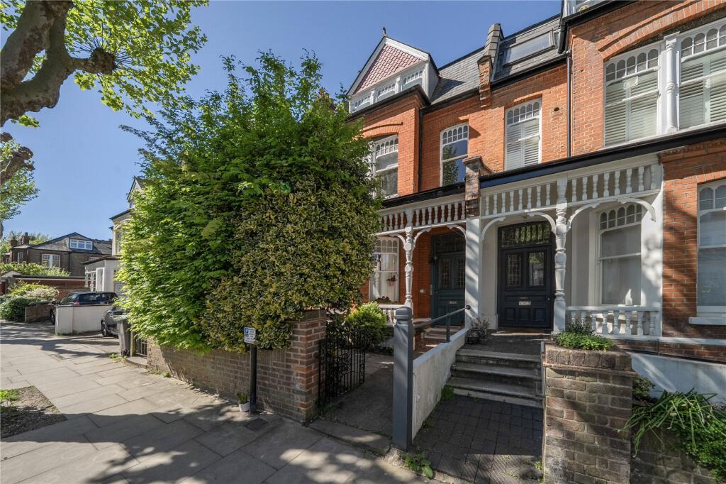 Main image of property: Kings Avenue, London, N10