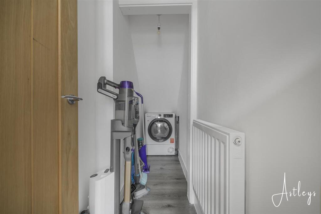 House in Resolven, Neath Port Talbot - More
