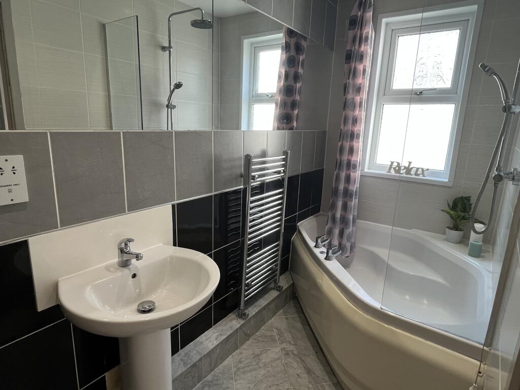 House in Plymouth - View 4