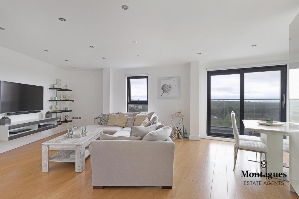 Main image of property: The Broadway, Loughton, IG10