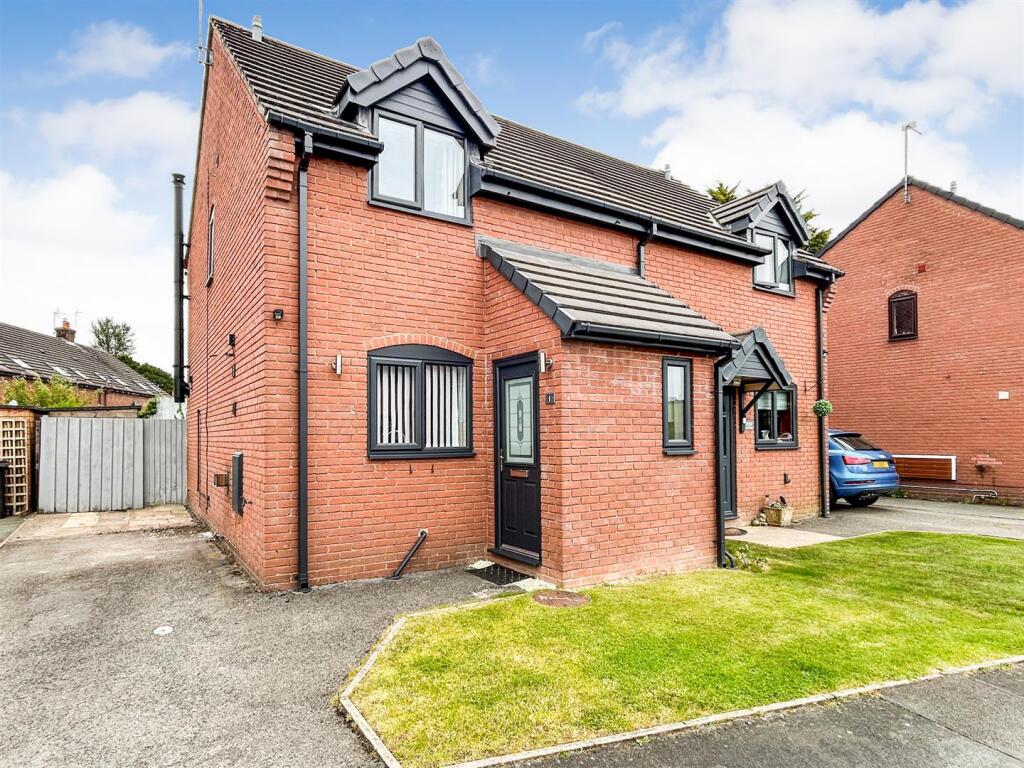 Main image of property: Martins Field, Trefonen