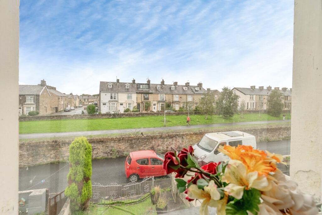 House in Burnley, Padiham - View 4