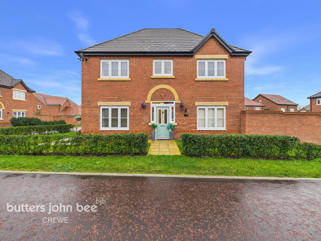 4 bed detached - Chaucer Road, Crewe image 2
