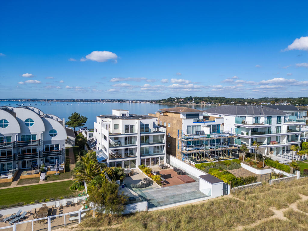 Apartment in Bournemouth - View 2