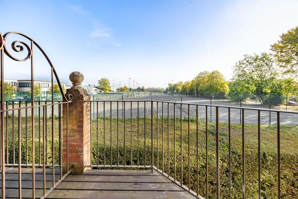 House in Marlow, Buckinghamshire - View 5