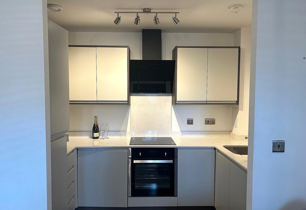 Hitchin Road, Arlesey, SG15 photo 2