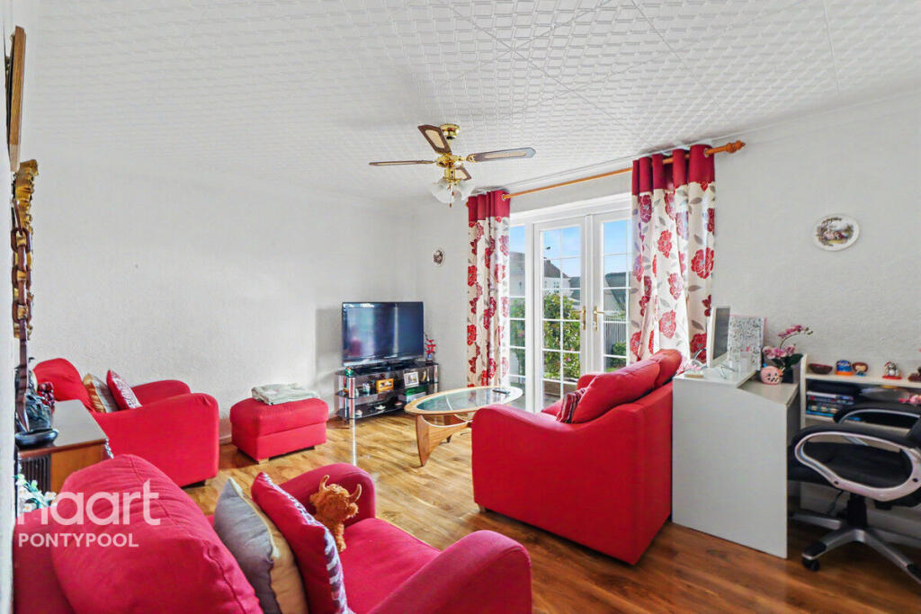3-bed semi-detached on Festival Crescent, Pontypool, £250,000