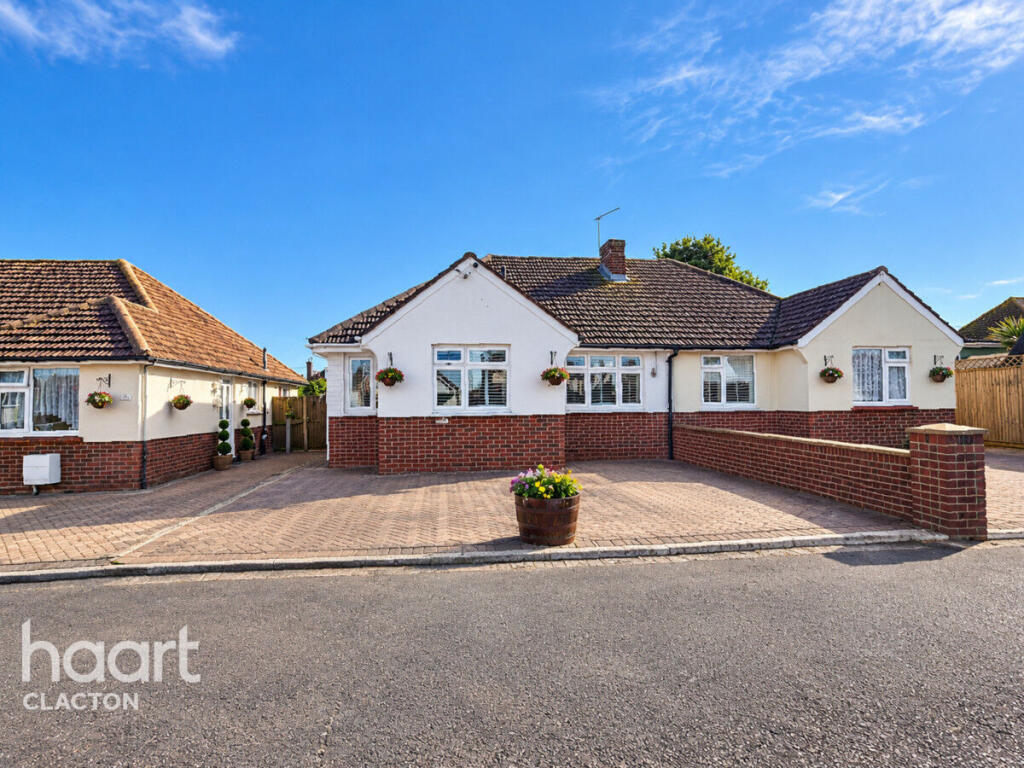 Chelmsford Road, Clacton-On-Sea photo 4