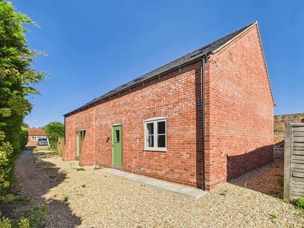 4-bed detached on Coach House, Church Road, Old Bolingbroke, Spilsby, £350,000
