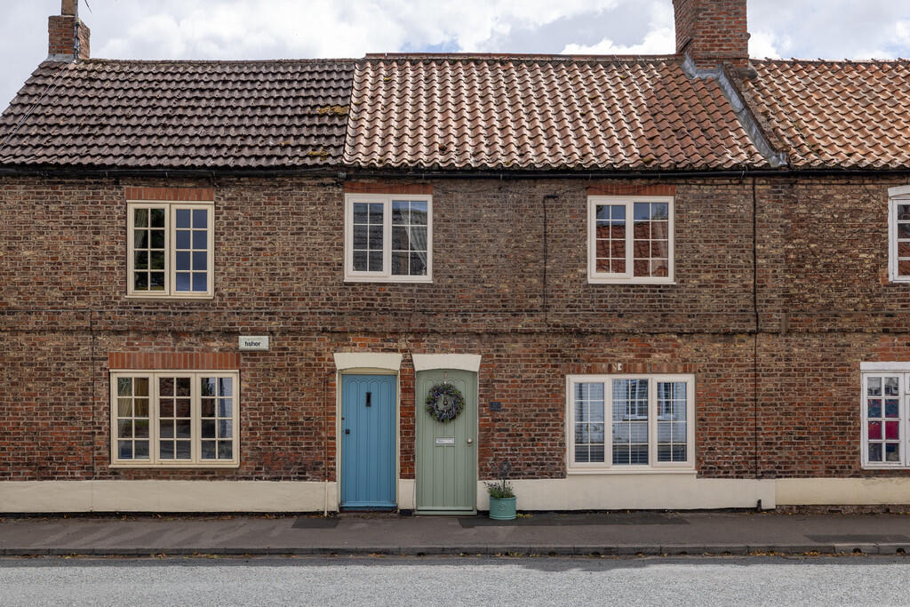 Main image of property: High Street, Airmyn, DN14 8LF