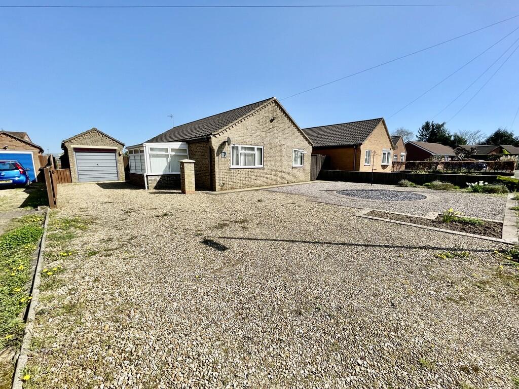 3-bed bungalow on 12, St Marys Meadows, Gedney, £315,000