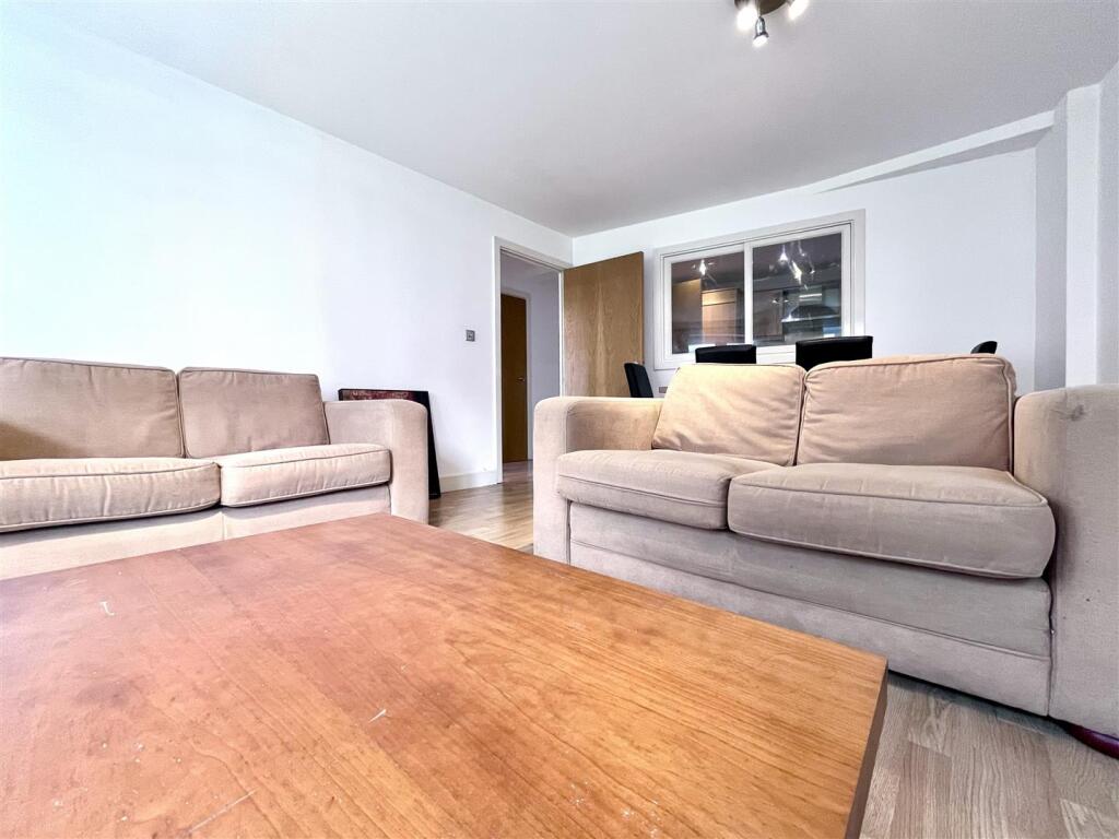 Apartment in Birmingham, West Midlands - View 4
