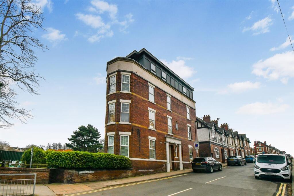 Main image of property: Scarcroft Hill, York