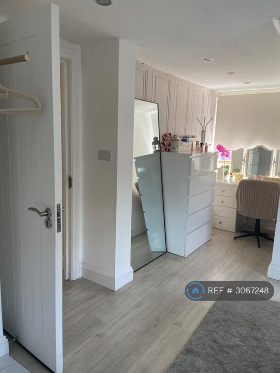 House in Dagenham - View 5