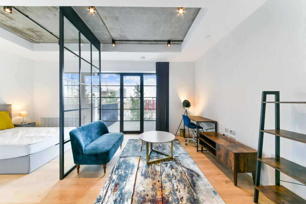Studio flat on Serapis House, 28 Goodluck Hope Walk, E14, £320,000