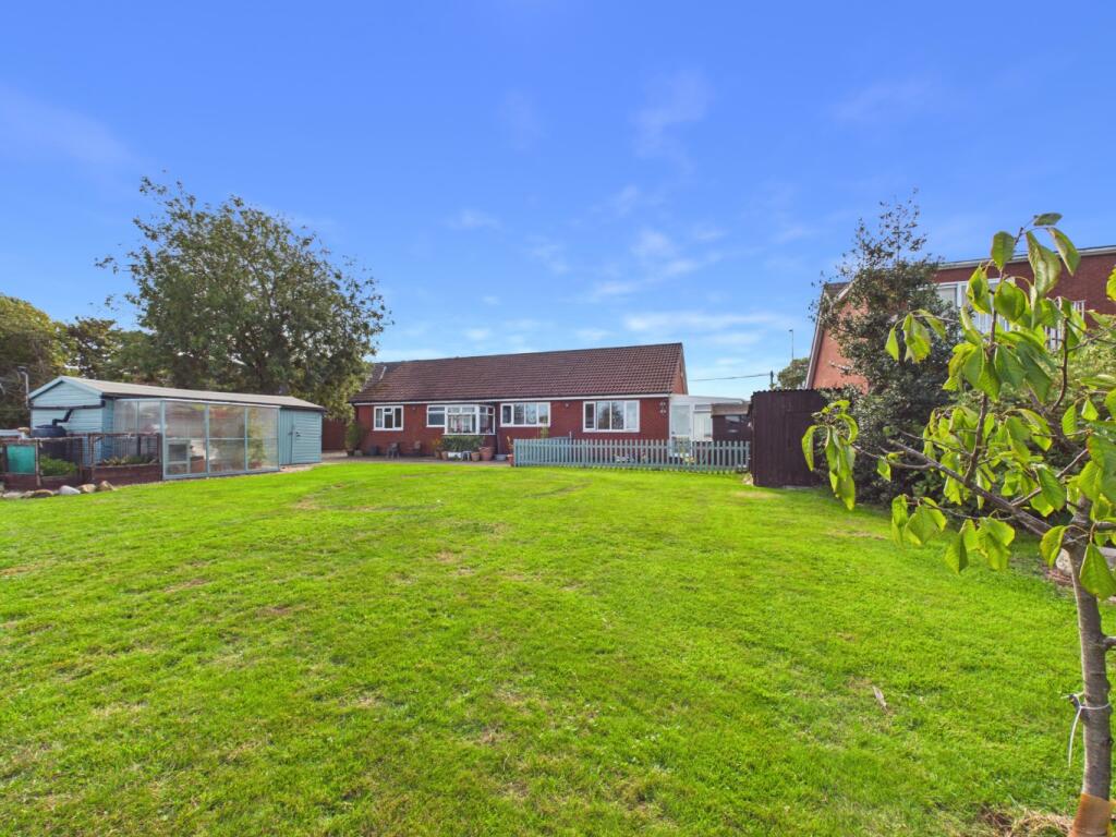 House in Thorngumbald, Camerton Hall - View 5