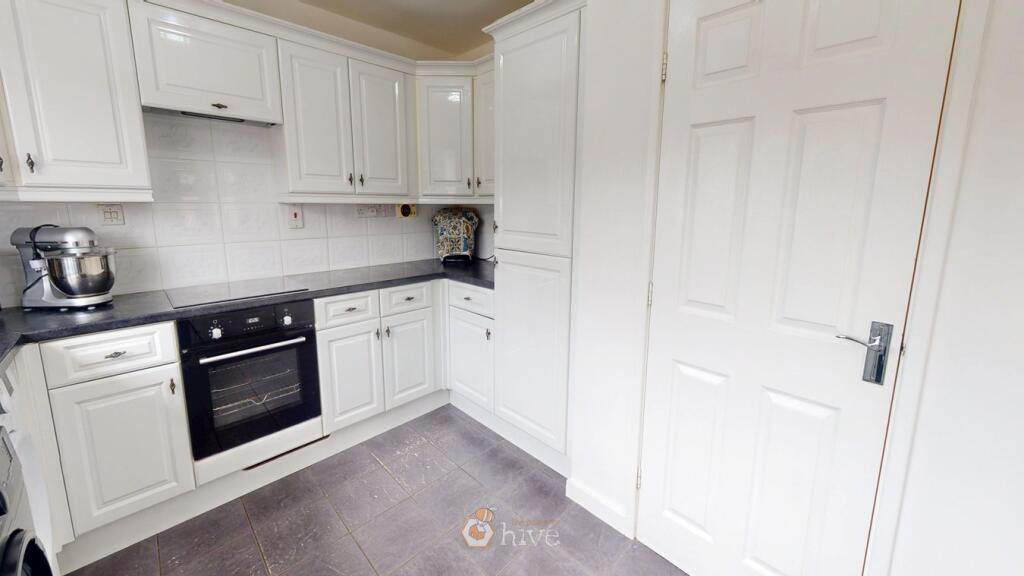 Large Square, Stainforth, Doncaster, DN7 photo 5