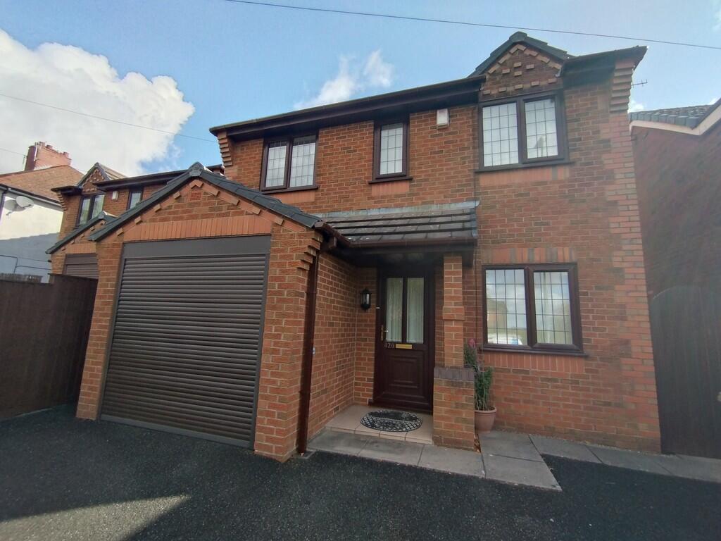 House in Stoke-on-Trent - View 4