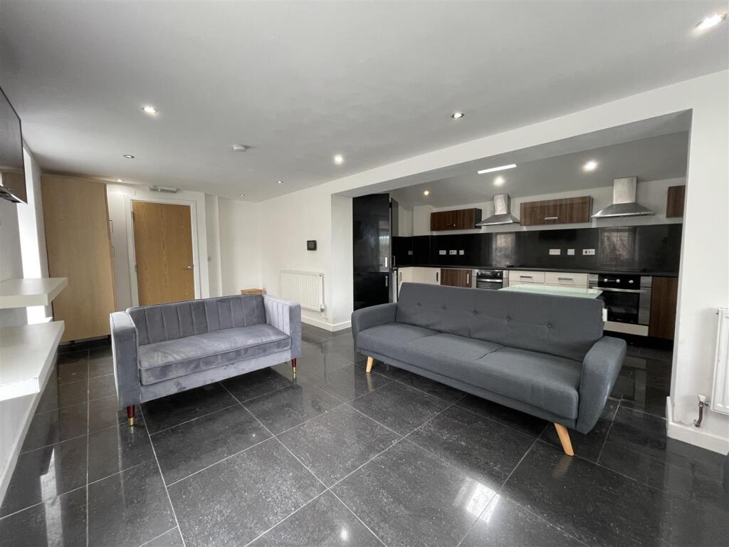House in Cardiff - View 3