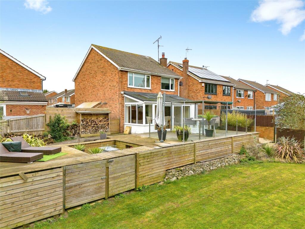 Main image of property: Hobsons Acre, Gunthorpe, Nottinghamshire, NG14