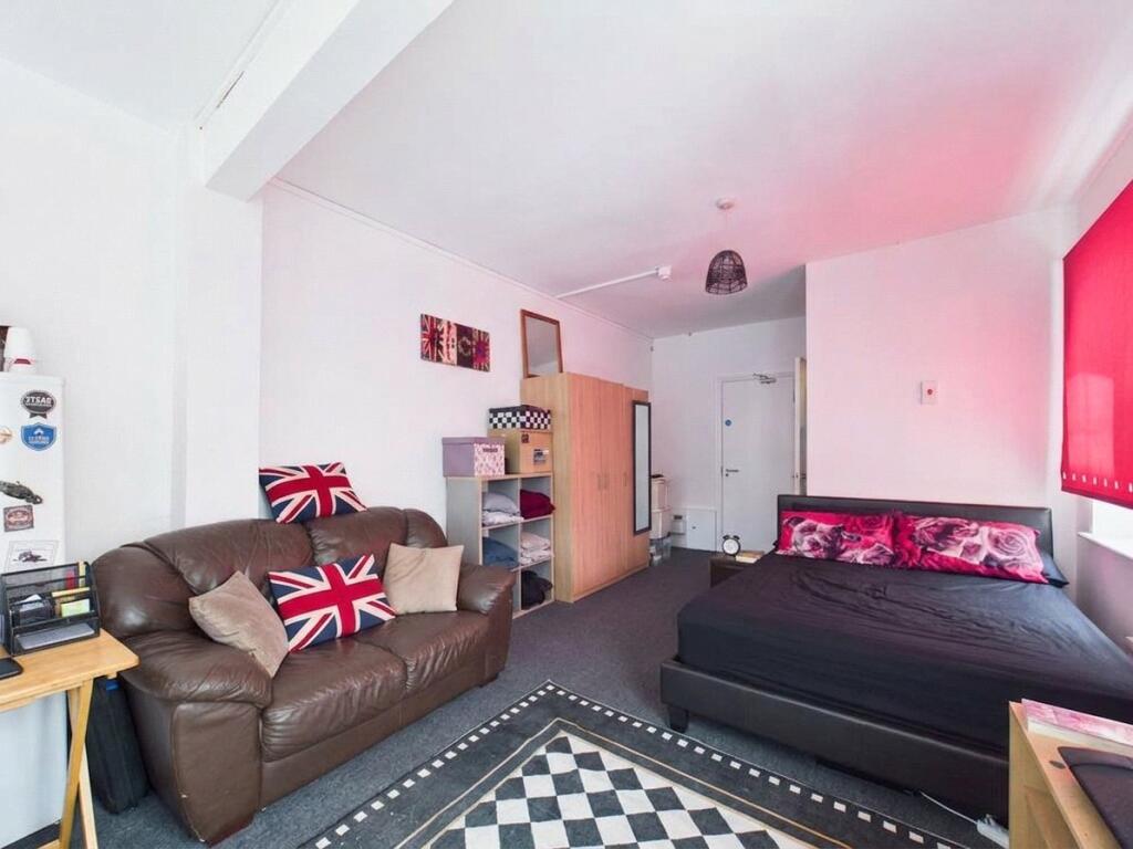 House in Bristol - More