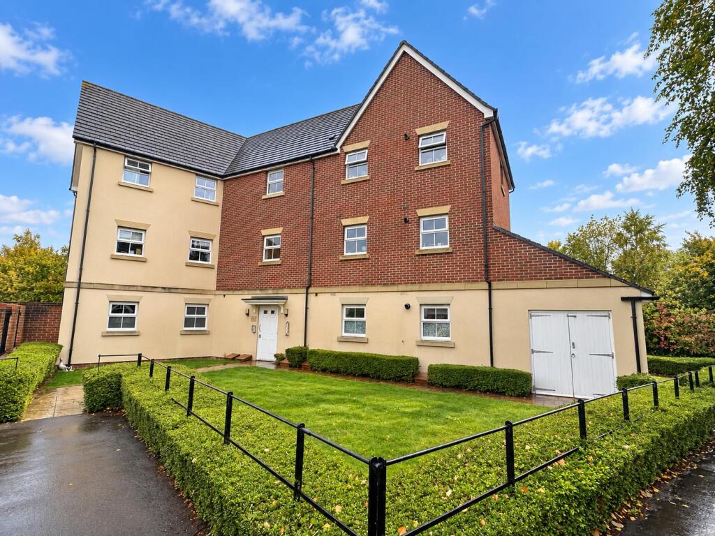 Main image of property: Bullfinch Rise, Bracknell, Berkshire, RG12