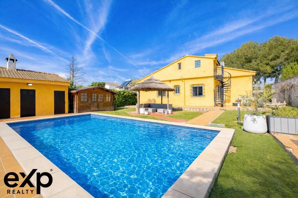 Main image of property: Valencia, Valencia, L`Eliana