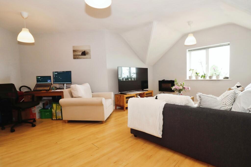 Apartment in Bristol, Staple Hill and Mangotsfield - View 3