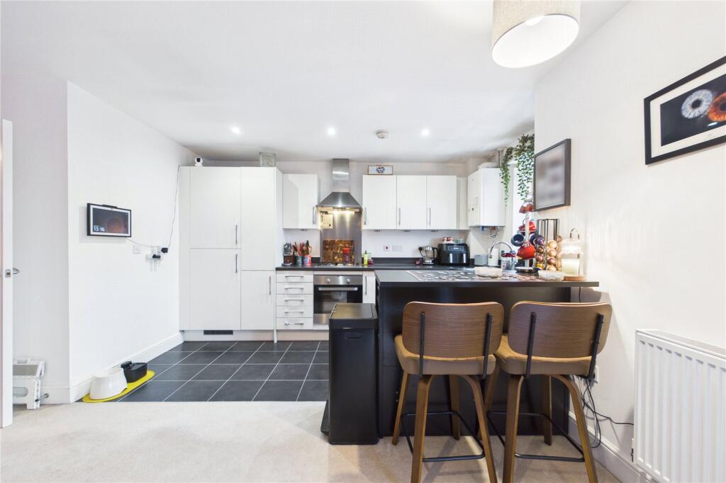 Apartment in Spencers Wood, Ryeish Green, Shinfield - More