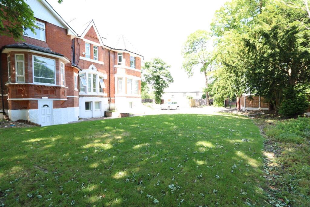 Apartment in Manchester - View 5