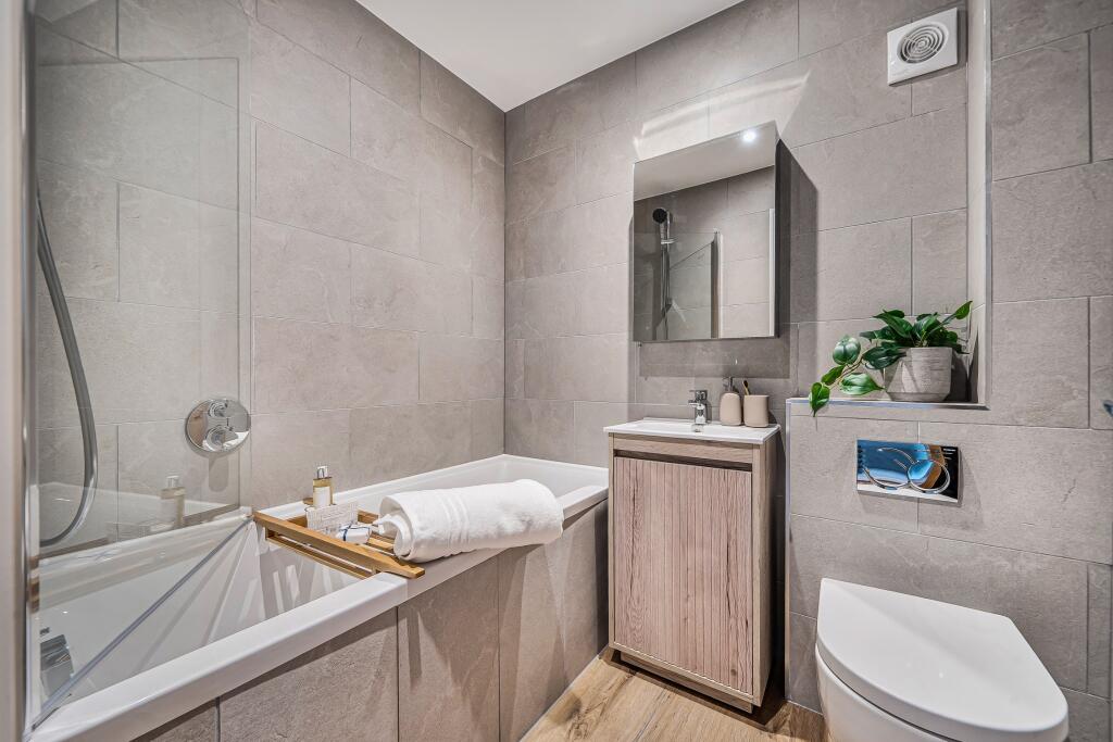 4-bed house on Woking, £765,000