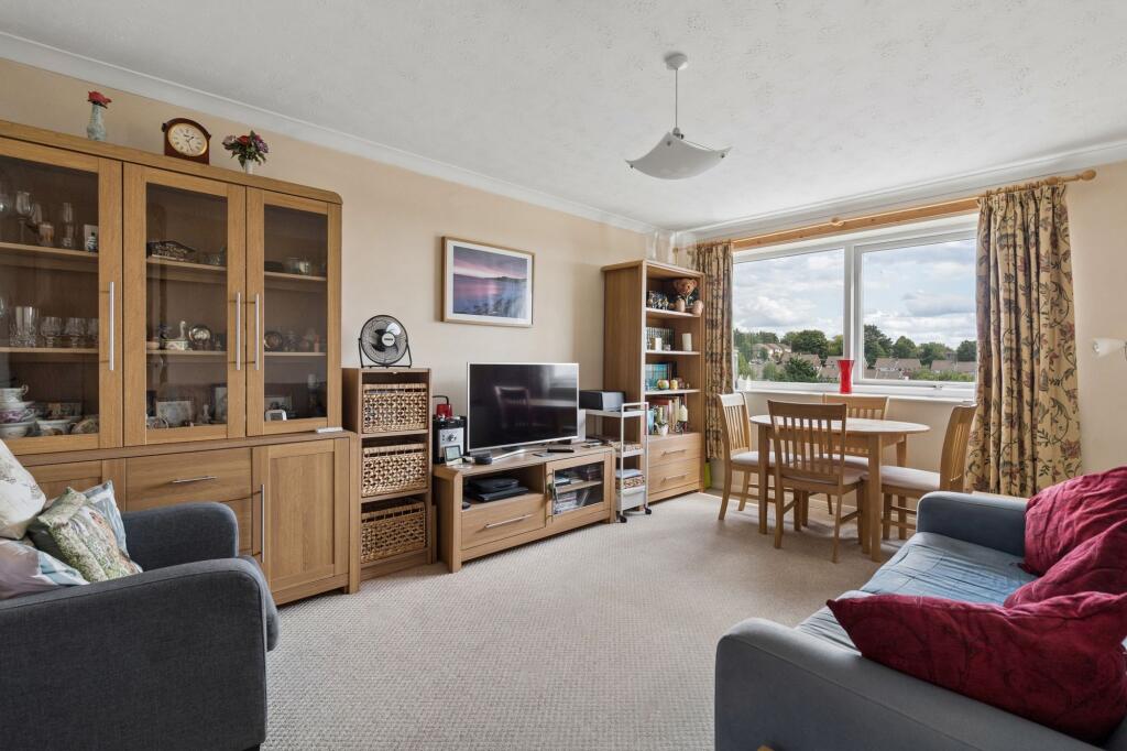 Apartment in Hemel Hempstead - View 2