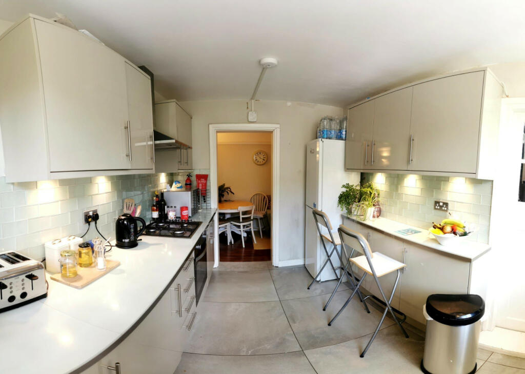 1 bedroom flat share for rent