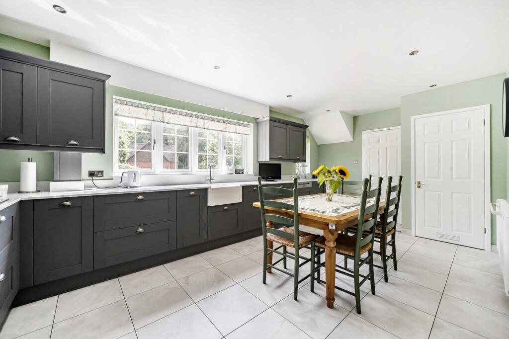House in Thatcham, Frilsham - View 4