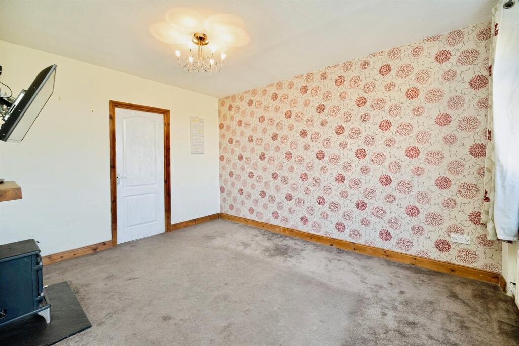 House in Bradford, West Yorkshire - View 3