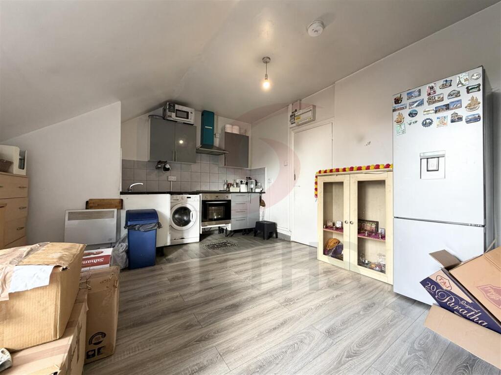 Apartment in Leicester, Clarendon Park - View 5