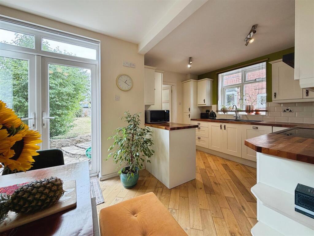 House in Warwick, Whitnash - View 4