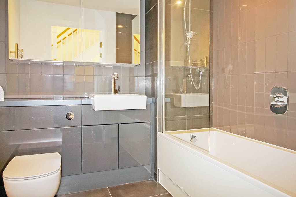 House in London - View 5