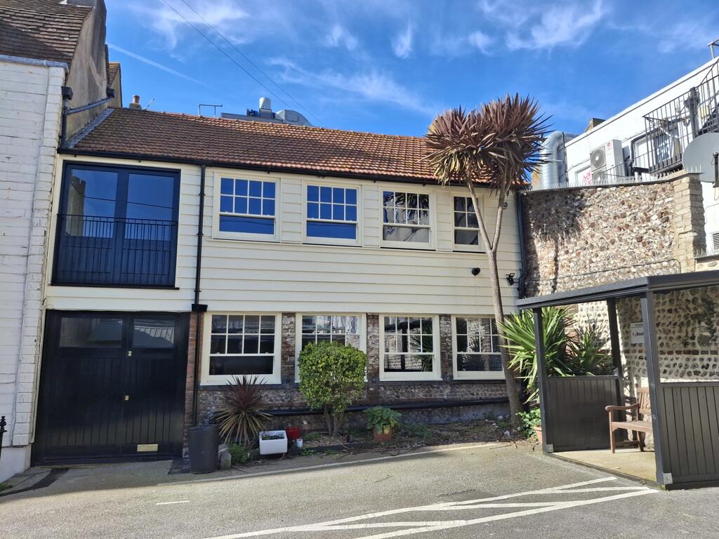 Main image of property: 37B Dukes Yard, Brighton, East Sussex BN1 1AG