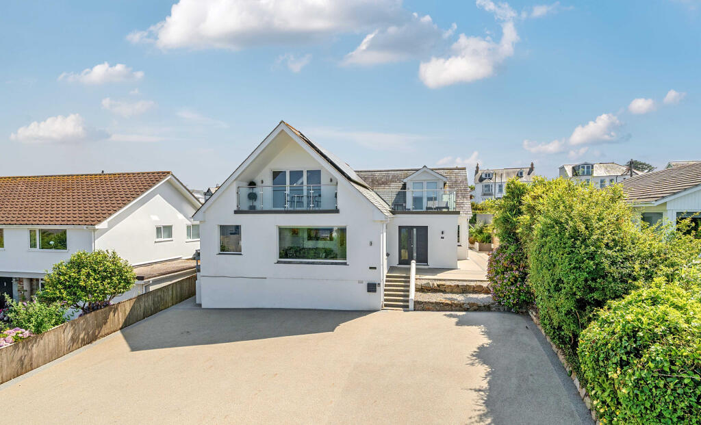 House in Truro - View 5