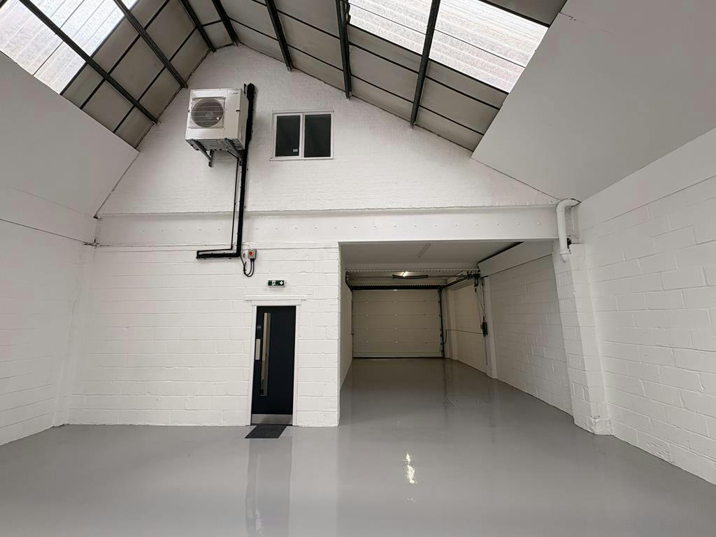 Unit 3 Acton Vale 8 Copy.jpg