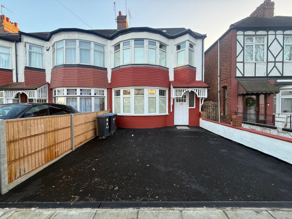 Main image of property: Ecclesbourne Gardens, Palmers Green