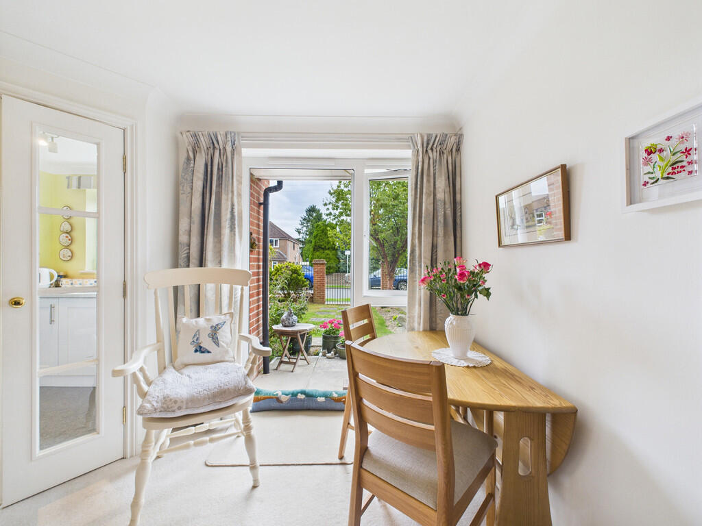 Apartment in Horsham, West Sussex - View 3