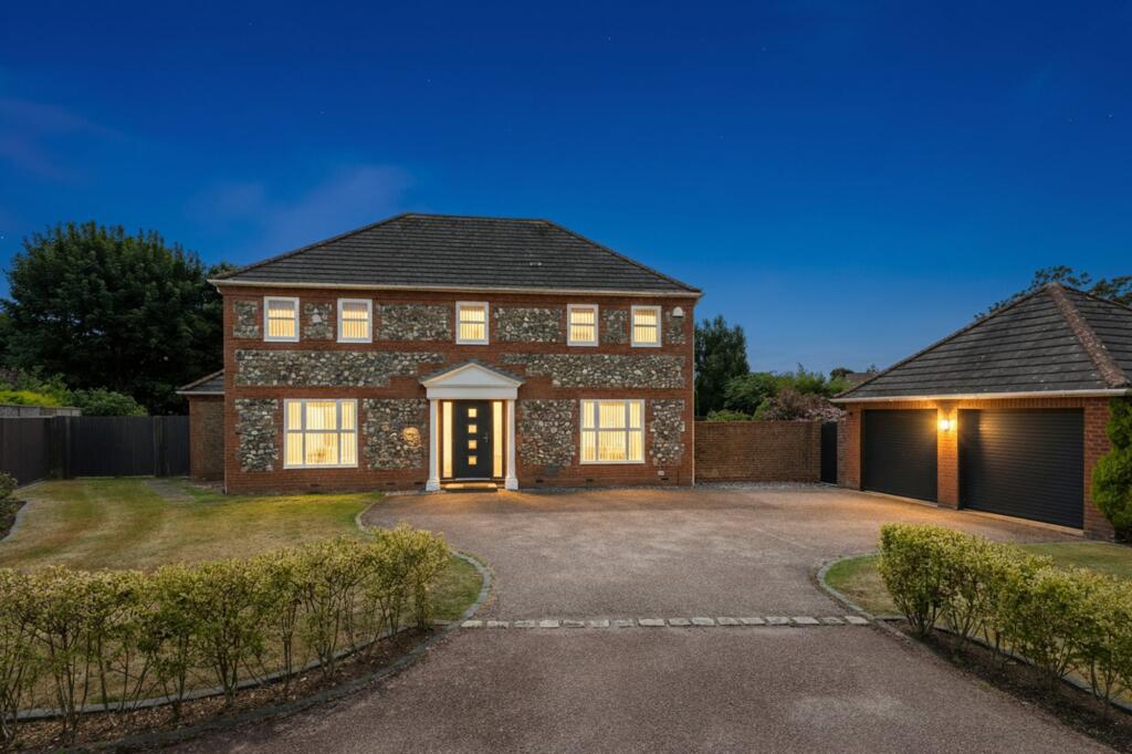 Main image of property: The Oaks, Rustington, BN16