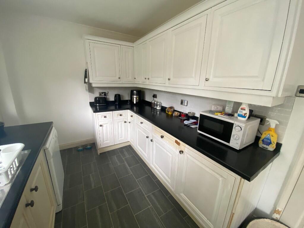 Darwall Drive, Ascot, Berkshire, SL5 photo 2
